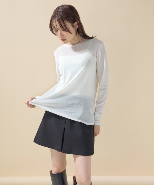 en CAnAF(エンカナフ)の「【華やかなドットが映える】フロッキードットシアークルーネックプルオーバー(Tシャツ/カットソー・レディース・ブラック/ホワイト/チャコールグレー・フリー)」の6枚目の写真