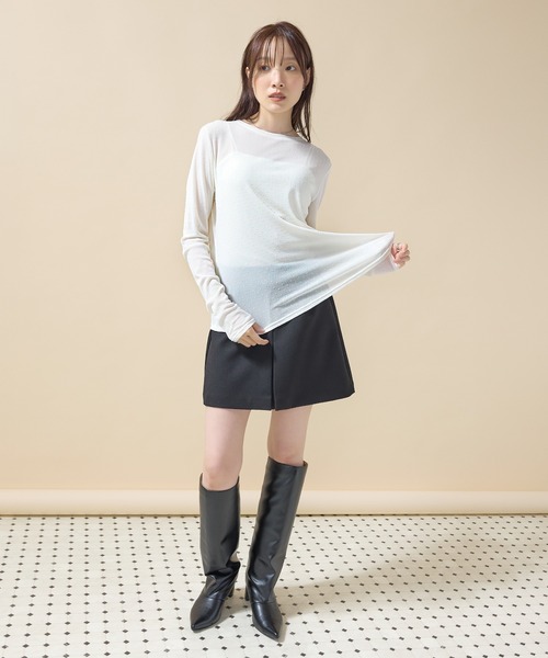 en CAnAF(エンカナフ)の「【華やかなドットが映える】フロッキードットシアークルーネックプルオーバー(Tシャツ/カットソー・レディース・ブラック/ホワイト/チャコールグレー・フリー)」の5枚目の写真