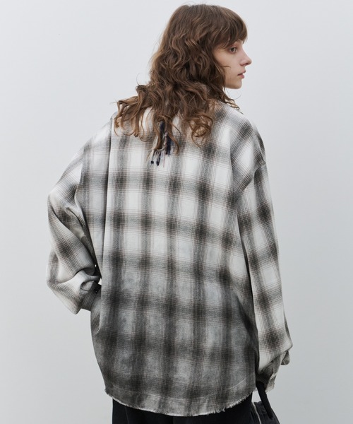 AIVER(アイバー)の「AIVER スプレー加工オンブレチェックシャツ(シャツ/ブラウス・メンズ・オフホワイト/ブラウン・SMALL/MEDIUM/LARGE)」の19枚目の写真