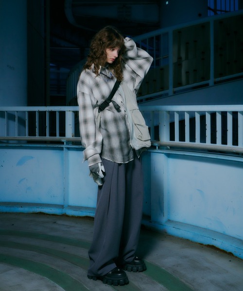 AIVER(アイバー)の「AIVER スプレー加工オンブレチェックシャツ(シャツ/ブラウス・メンズ・オフホワイト/ブラウン・SMALL/MEDIUM/LARGE)」の4枚目の写真
