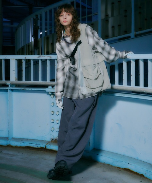 AIVER(アイバー)の「AIVER スプレー加工オンブレチェックシャツ(シャツ/ブラウス・メンズ・オフホワイト/ブラウン・SMALL/MEDIUM/LARGE)」の6枚目の写真