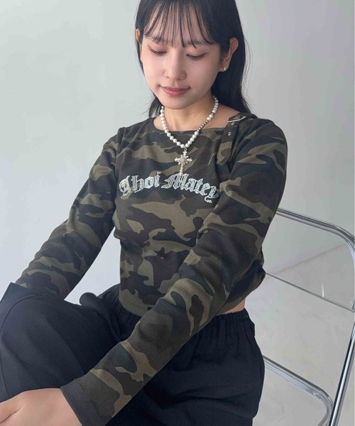 AS KNOW AS plus(アズノゥアズプラス)の「☆きらきらビジューロゴ サイドシャーリング 短丈ベルトワンショルロンT(Tシャツ/カットソー・レディース・カモフラージュ/ブラック系その他/ブラック系・FREE)」の13枚目の写真