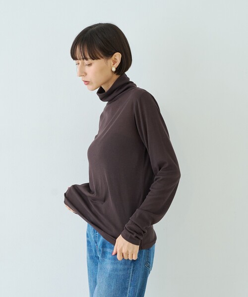 Rouge vif Anna(ルージュヴィフアンナ)の「前後2WAYウール釦テレコタートルカットソー(Tシャツ/カットソー・レディース・グレー/ホワイト/ブラック/ブラウン・フリー)」の20枚目の写真