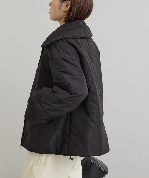 U by SPICK&SPAN（ユーバイスピックアンドスパン）の「撥水フロントジップパファージャケット（その他アウター・レディース・ベージュ/ブラック・FREE）」の4枚目の写真