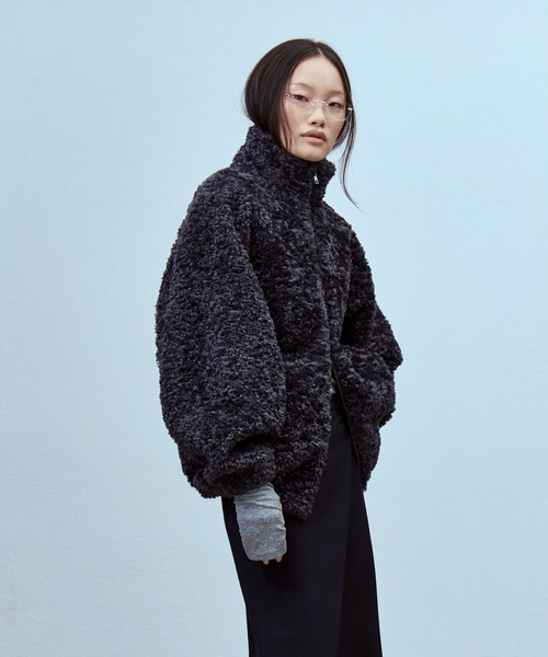 THINGS THAT MATTER(シングス ザット マター)の「【先行予約】IMITATION SHEEP FUR JACKET / イミテーションシープファージャケット(ダウンジャケット/コート・レディース・チャコールグレー/ブルー・FREE)」の13枚目の写真