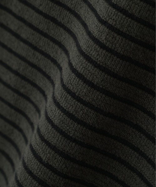 MHL.(エムエイチエル)の「TEXTURED COTTON STRIPE(Tシャツ/カットソー・レディース・ダークグリーン/ライトベージュ・2)」の8枚目の写真