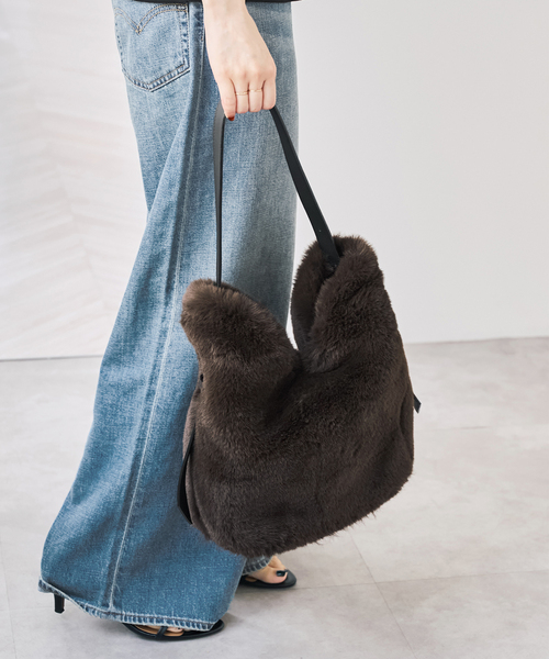 Spick & Span(スピックアンドスパン)の「VIOLAd’ORO / ヴィオラドーロ エコファーショルダー(ショルダーバッグ・レディース・ベージュ/ブラウン・FREE)」の3枚目の写真