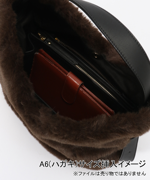 Spick & Span(スピックアンドスパン)の「VIOLAd’ORO / ヴィオラドーロ エコファーショルダー(ショルダーバッグ・レディース・ベージュ/ブラウン・FREE)」の11枚目の写真