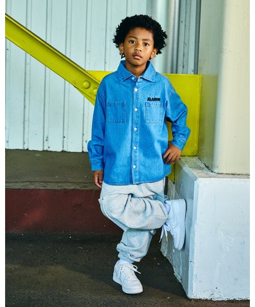 XLARGE KIDS(エクストララージキッズ)の「OG ワークシャツ(シャツ/ブラウス・キッズ・ブラウン/ライトブルー・110cm/90cm/140cm/120cm/130cm/100cm)」の4枚目の写真