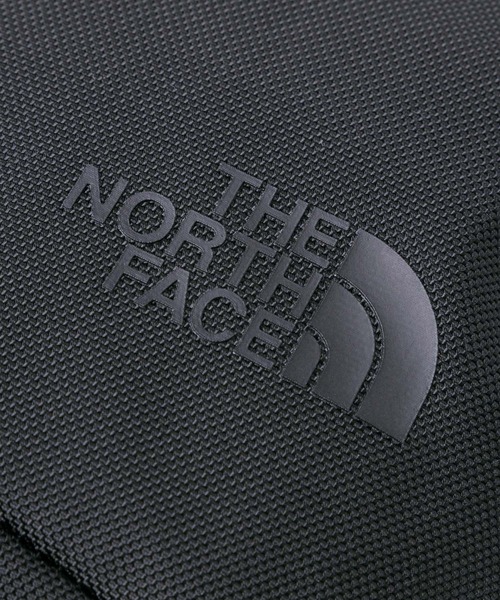THE NORTH FACE（ザノースフェイス）の「THE NORTH FACE　Pyrenees Shoulder S（ショルダーバッグ・メンズ・オフホワイト/ブラック・FREE）」の6枚目の写真