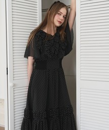 ラッフルフリルドットワンピース