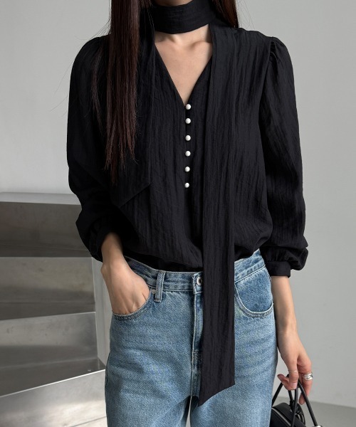 LOENNE(ロエヌ)の「Tie Neck Blouse / タイネックブラウス(シャツ/ブラウス・レディース・Cream/ブラック・FREE)」の7枚目の写真