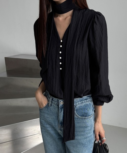 LOENNE(ロエヌ)の「Tie Neck Blouse / タイネックブラウス(シャツ/ブラウス・レディース・Cream/ブラック・FREE)」の8枚目の写真