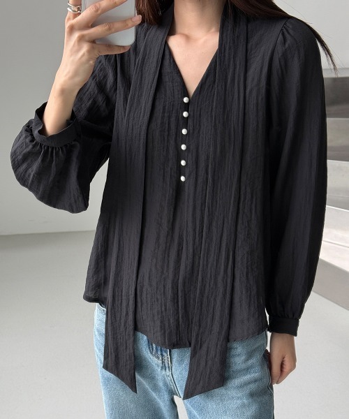 LOENNE(ロエヌ)の「Tie Neck Blouse / タイネックブラウス(シャツ/ブラウス・レディース・Cream/ブラック・FREE)」の12枚目の写真