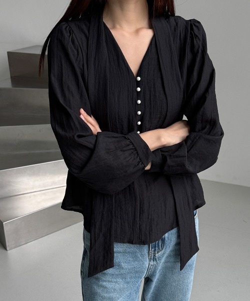 LOENNE(ロエヌ)の「Tie Neck Blouse / タイネックブラウス(シャツ/ブラウス・レディース・Cream/ブラック・FREE)」の13枚目の写真