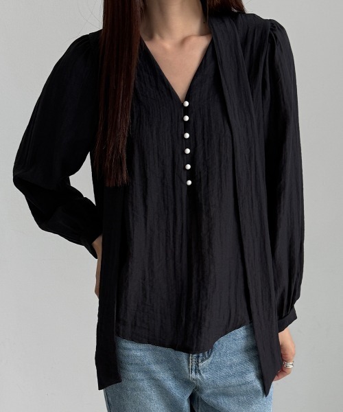 LOENNE(ロエヌ)の「Tie Neck Blouse / タイネックブラウス(シャツ/ブラウス・レディース・Cream/ブラック・FREE)」の14枚目の写真