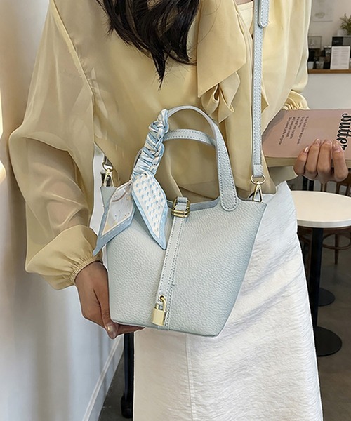 Doux Belle（ドゥーベル）の「ミニポーチ付き×2WAYハンドバッグ（ショルダーバッグ・レディース・ピンク/グレイッシュブルー/イエロー/ライトブラウン/オフホワイト/ブラウン/ブラック・FREE）」の5枚目の写真