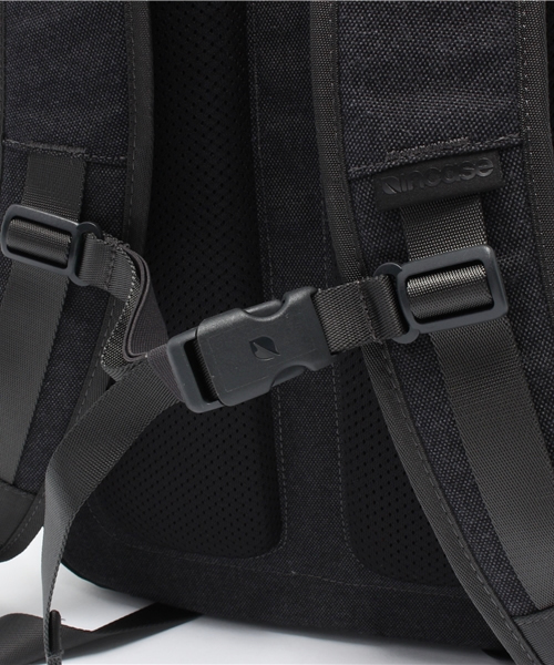 incase(インケース)の「CL90004 EO Travel Backpack(バックパック/リュック・メンズ・ブラック・ONE SIZE)」の5枚目の写真