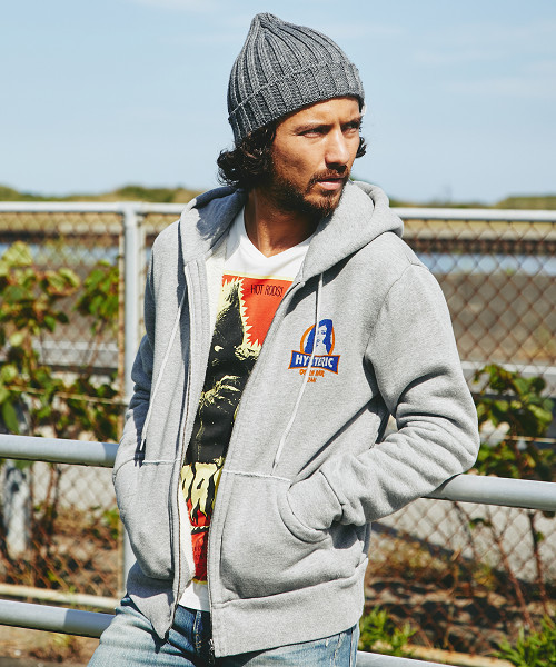 HYSTERIC GLAMOUR(ヒステリックグラマー)の「GLAMOUR LODGE pt PK(パーカー・メンズ・ホワイト/ネイビー/トップグレー・SMALL/MEDIUM/LARGE)」の2枚目の写真