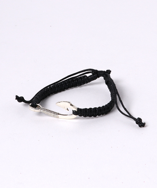 Kahiko(カヒコ)の「【Kahiko】ブレイドフックブレスレット(ブレスレット・メンズ・ブラック/ブラウン/ネイビー・FREE)」の2枚目の写真