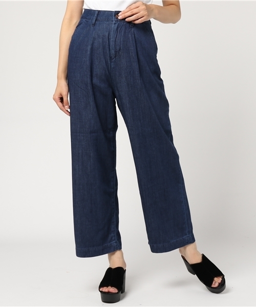 earth music&ecology（アースミュージックアンドエコロジー）の「USA COTTONデニムパンツ(タックワイド)（デニムパンツ・レディース・サックスブルー/ダークインディゴブルー・M/L/S）」の2枚目の写真