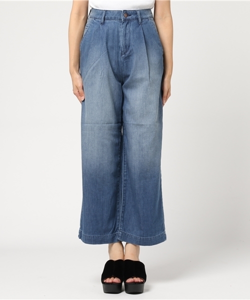 earth music&ecology（アースミュージックアンドエコロジー）の「USA COTTONデニムパンツ(タックワイド)（デニムパンツ・レディース・サックスブルー/ダークインディゴブルー・M/L/S）」の3枚目の写真