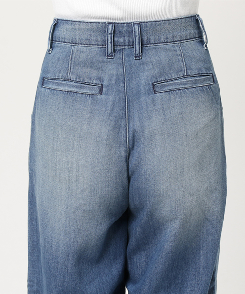 earth music&ecology（アースミュージックアンドエコロジー）の「USA COTTONデニムパンツ(タックワイド)（デニムパンツ・レディース・サックスブルー/ダークインディゴブルー・M/L/S）」の7枚目の写真