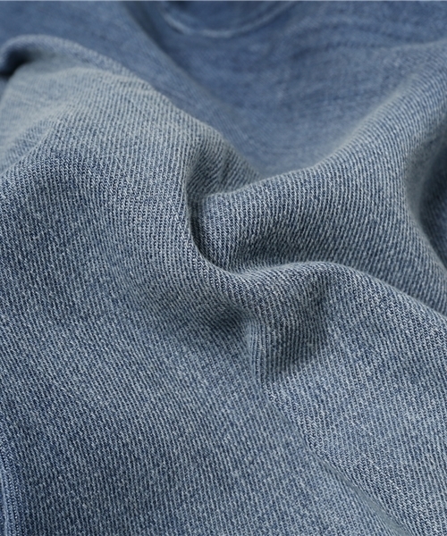 earth music&ecology（アースミュージックアンドエコロジー）の「USA COTTONデニムパンツ(タックワイド)（デニムパンツ・レディース・サックスブルー/ダークインディゴブルー・M/L/S）」の10枚目の写真