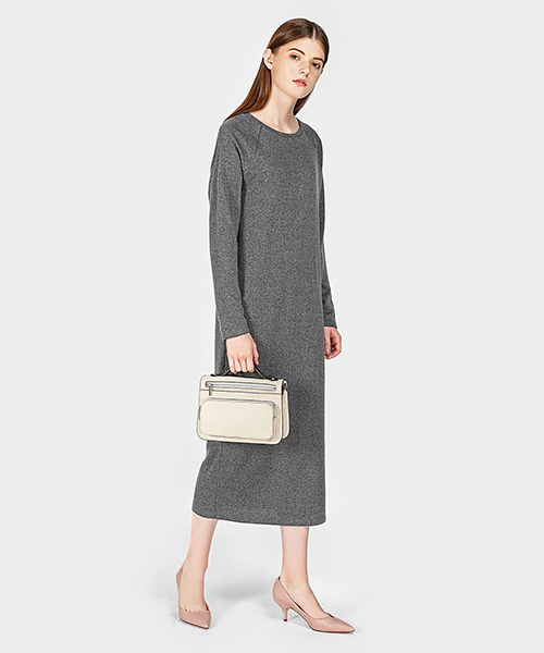 CHARLES & KEITH(チャールズ & キース)の「ベーシックパンプス / BASIC PUMPS(パンプス・レディース・ブラック/ダークブラウン/アイボリー・22.5cm/23.5cm/23cm/24.5cm/25.5cm/25cm)」の4枚目の写真
