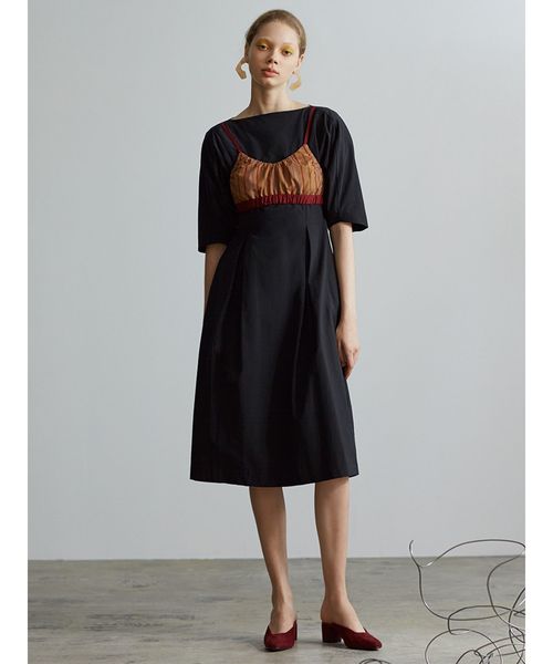 LAGUNAMOON（ラグナムーン）の「フォルムタフタワンピース（ワンピース・レディース・ブラック/ベージュ/カーキ・SMALL/MEDIUM）」の13枚目の写真