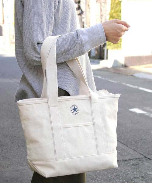 CONVERSE(コンバース)の「【CONVERSE/コンバース】canvas M tote/キャンバスMトートバッグ(トートバッグ・レディース・ベージュ/ブラック/ホワイト/ブラック系その他/レッド/ネイビー/グレー/ダークベージュ/ベージュ系その他/グリーン/ライトブラウン/レッド系その他/ブルー/ブラック系その他3/アイボリー/ワインレッド・FREE)」の21枚目の写真