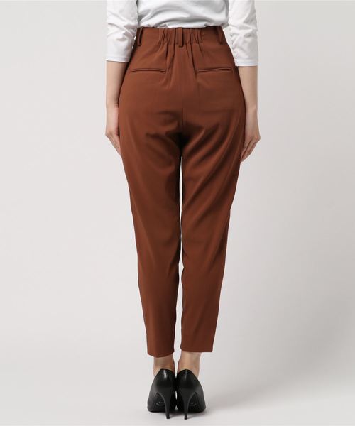 UNITED TOKYO(ユナイテッドトウキョウ)の「ハイスペックダブルクロステーパードパンツ(その他パンツ・レディース・ブラック/ベージュ/ブラウン・1/0/2)」の5枚目の写真