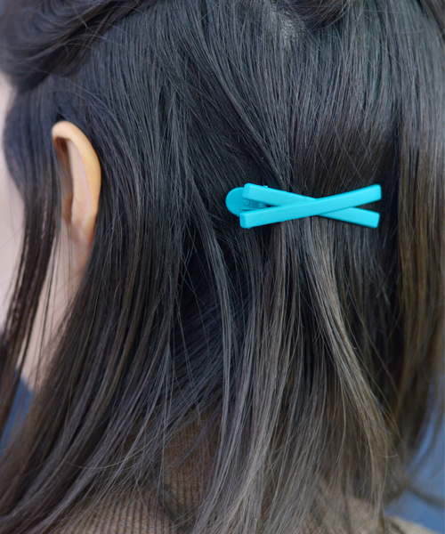 Fun & Daily（ファンアンドデイリー）の「F&D : クロスマットカラーヘアクリップ（バレッタ/ヘアクリップ・レディース・ブラック/ベージュ/ブラウン/グレー/レッド/ピンク/ブルーグリーン/ピンク系その他/パープル/イエロー/グリーン・FREE）」の14枚目の写真