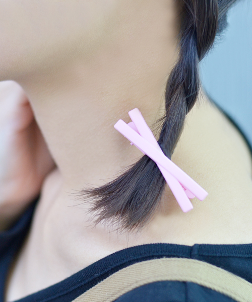 Fun & Daily（ファンアンドデイリー）の「F&D : クロスマットカラーヘアクリップ（バレッタ/ヘアクリップ・レディース・ブラック/ベージュ/ブラウン/グレー/レッド/ピンク/ブルーグリーン/ピンク系その他/パープル/イエロー/グリーン・FREE）」の15枚目の写真