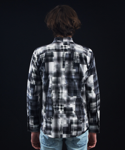 5351 POUR LES HOMMES(ゴーサンゴーイチプールオム)の「パッチワークプリントカジュアルシャツ(シャツ/ブラウス・メンズ・ブラック/ブルー・44/46/48/50)」の5枚目の写真