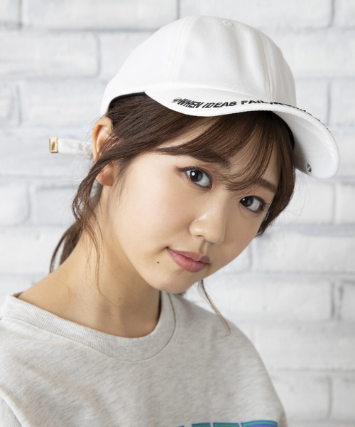 WEGO（ウィゴー）の「WEGO/バイザーロゴキャップ（キャップ・レディース・ホワイト/ブラック/ブラック系その他/レッド/ライトピンク/パープル/ライトパープル・FREE）」の2枚目の写真