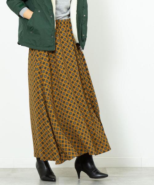coen(コーエン)の「プリントタックロングスカートⅡ(スカート・レディース・ブラック/マスタード・FREE)」の3枚目の写真