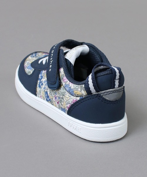 BRANSHES(ブランシェス)の「「IFME Light/イフミーライト」コラボ花柄スニーカー(スニーカー・キッズ・オフホワイト/ネイビー/ピンク/ラベンダー・13cm/13.5cm/14cm/15cm/16cm/17cm/18cm/19cm)」の9枚目の写真