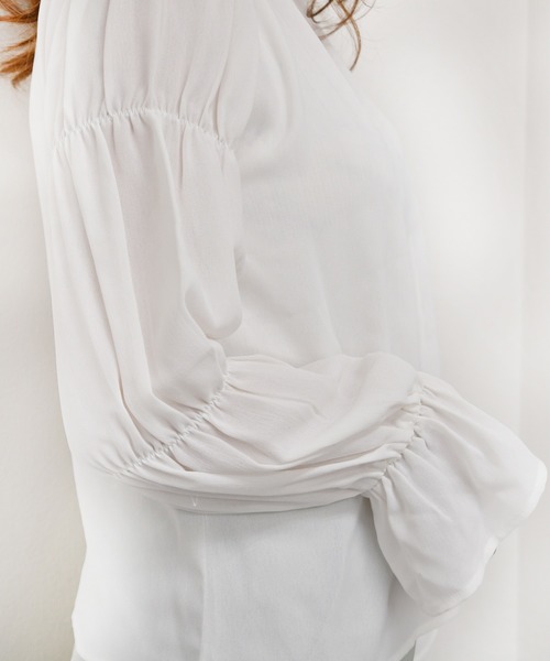 PairPair(ペアペア)の「ワンショルニットビスチェ×フリルブラウスセット(シャツ/ブラウス・レディース・モカ/ブラック・FREE)」の4枚目の写真