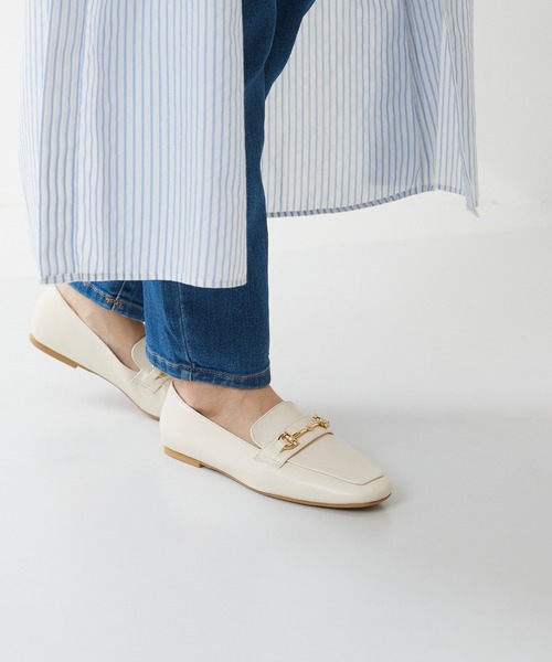 menue(メヌエ)の「スクエアトゥカジュアルローファー(ローファー・レディース・アイボリー/ブラック/ブラック系その他/ベージュ/グレイッシュベージュ/ベージュ系その他/ダークブラウン/ワインレッド/レオパード/パイソン/ブラウン/ベージュ系その他2/ブラック系その他2/ブラウン系その他/ブラック系その他3/キャメル・34/35/36/37/38/39/40/41)」の20枚目の写真