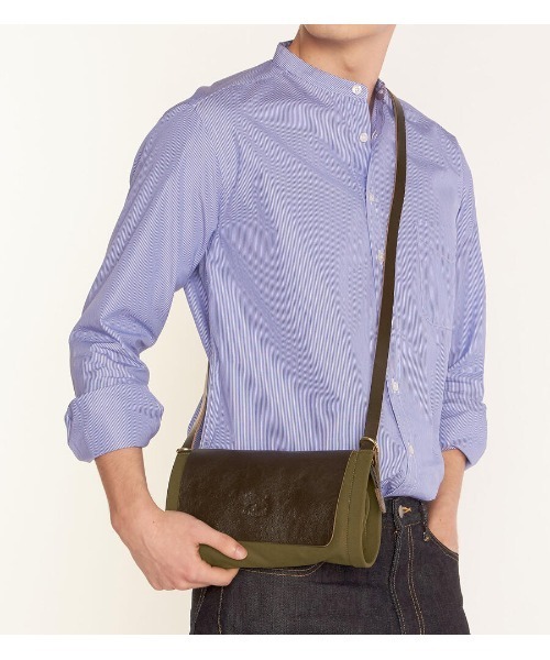 IL BISONTE（イルビゾンテ）の「IL BISONTE / ORIGINAL LEATHER / ショルダーバッグ（ショルダーバッグ・レディース・ネイビー/ブラック系その他/ブラック/オリーブ/グリーン系その他/ブラック系その他2/ブラウン系その他4/ブラウン系その他2/ブラウン系その他3/レッド系その他/ブラウン系その他/ブルー系その他3/ダークブラウン系1・FREE）」の9枚目の写真