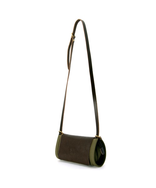 IL BISONTE(イルビゾンテ)の「IL BISONTE / ORIGINAL LEATHER / クロスボディバッグ(ショルダーバッグ・レディース・ネイビー/ブラック系その他/ブラック/オリーブ/グリーン系その他/ブラック系その他2/ブラウン系その他4/ブラウン系その他2/ブラウン系その他3/レッド系その他/ブラウン系その他/ブルー系その他3/ダークブラウン系1・FREE)」の15枚目の写真