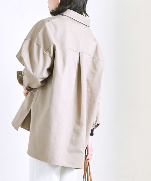 Fizz（フィズ）の「【Fizz/フィズ】　ボリューム袖　オーバーサイズツイルシャツ（シャツ/ブラウス・レディース・オフホワイト/ベージュ/カーキ・M）」の6枚目の写真