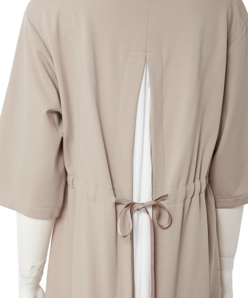 fifth（フィフス）の「バックデザインハーフスリーブワンピース（ワンピース・レディース・ベージュ/ダークグレー・MEDIUM）」の10枚目の写真