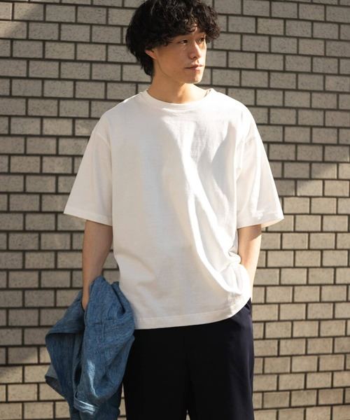 ITEMS URBANRESEARCH(アイテムズ アーバンリサーチ)の「ビッグシルエットTシャツ(Tシャツ/カットソー・メンズ・ベージュ/ホワイト/ブルー/ブラック/ゴールド/パープル・SMALL/LARGE/MEDIUM)」の2枚目の写真