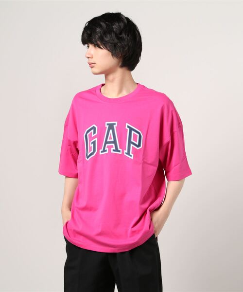 GAP(ギャップ)の「Gapロゴ クルーネックtシャツ(Tシャツ/カットソー・メンズ・ベージュ/ネイビー/ホワイト/グレー/ピンク/グリーン/イエロー/オレンジ/ピンク系その他/パープル/グリーン系その他/ブラック/ライトピンク/ブルー/イエロー系その他・S/M/L/XL/XS/XXS)」の12枚目の写真