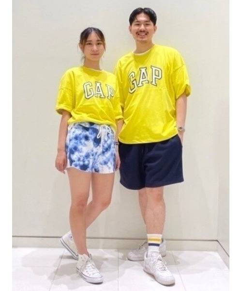 GAP(ギャップ)の「Gapロゴ クルーネックtシャツ(Tシャツ/カットソー・メンズ・ベージュ/ネイビー/ホワイト/グレー/ピンク/グリーン/イエロー/オレンジ/ピンク系その他/パープル/グリーン系その他/ブラック/ライトピンク/ブルー/イエロー系その他・S/M/L/XL/XS/XXS)」の10枚目の写真