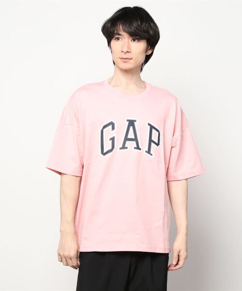 GAP(ギャップ)の「Gapロゴ クルーネックtシャツ(Tシャツ/カットソー・メンズ・ベージュ/ネイビー/ホワイト/グレー/ピンク/グリーン/イエロー/オレンジ/ピンク系その他/パープル/グリーン系その他/ブラック/ライトピンク/ブルー/イエロー系その他・S/M/L/XL/XS/XXS)」の18枚目の写真
