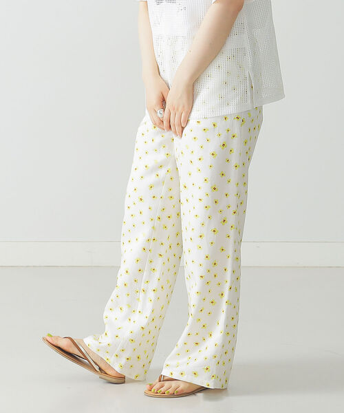 BEAMS LIGHTS（ビームスライツ）の「BEAMS LIGHTS / フラワー イージー パンツ（その他パンツ・レディース・ネイビー/オフホワイト・36/38）」の4枚目の写真