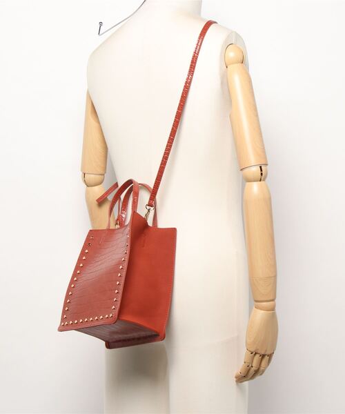 FREE'S MART（フリーズマート）の「型押しスタッズバッグ（ショルダーバッグ・レディース・ブラウン/オレンジ/ライトグリーン・ﾌﾘ-）」の4枚目の写真